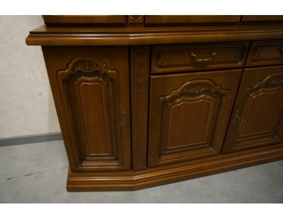 WITRYNA Z KOMODĄ ORZECHOWA PODŚWIETLANA SZER. 175 CM