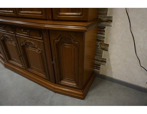 WITRYNA Z KOMODĄ ORZECHOWA PODŚWIETLANA SZER. 175 CM