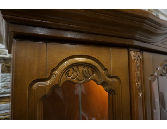 WITRYNA Z KOMODĄ ORZECHOWA PODŚWIETLANA SZER. 175 CM