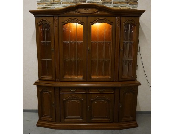 WITRYNA Z KOMODĄ ORZECHOWA PODŚWIETLANA SZER. 175 CM