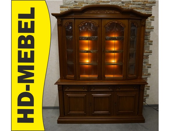 WITRYNA Z KOMODĄ ORZECHOWA PODŚWIETLANA SZER. 169 CM