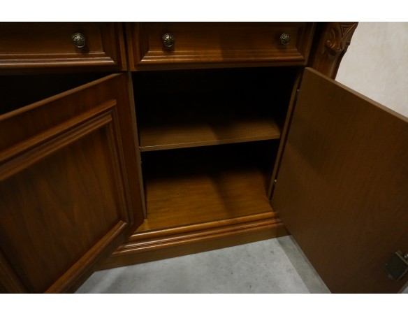 WITRYNA Z KOMODĄ ORZECHOWA PODŚWIETLANA SZER. 169 CM