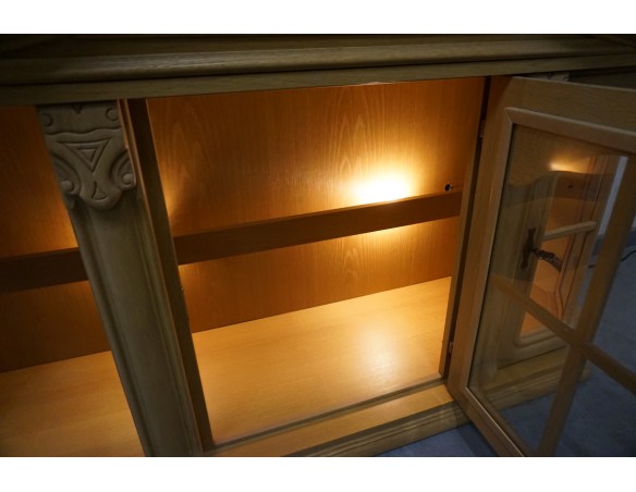 WITRYNKA WISZĄCA JASNY DĄB PODŚWIETLANA SZER. 145 CM