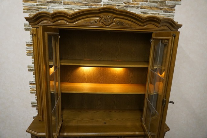 WITRYNA Z KOMODĄ DĘBOWA PODŚWIETLANA 5 DRZWIOWA...