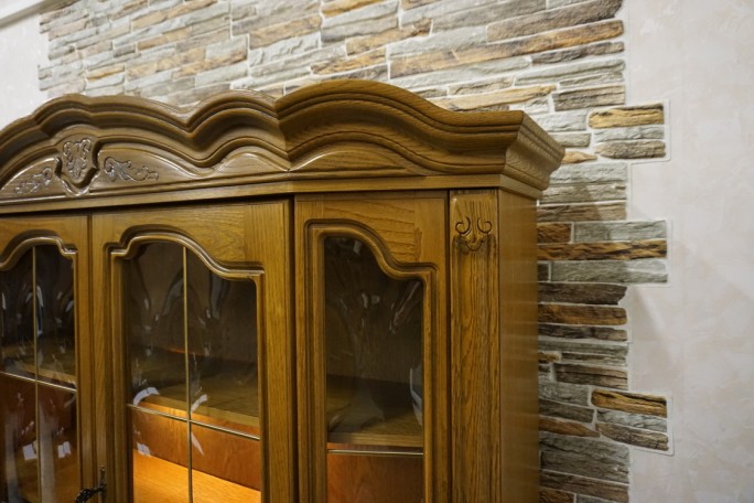 WITRYNA Z KOMODĄ DĘBOWA PODŚWIETLANA 5 DRZWIOWA...