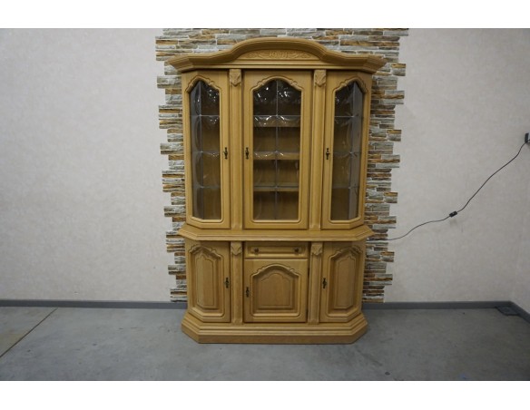 WITRYNA Z KOMODĄ  JASNA PODŚWIETLANA SZER. 140 CM