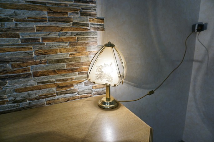 LAMPKA BIURKOWA SZKLANY KLOSZ 21/21 CM GWINT E24