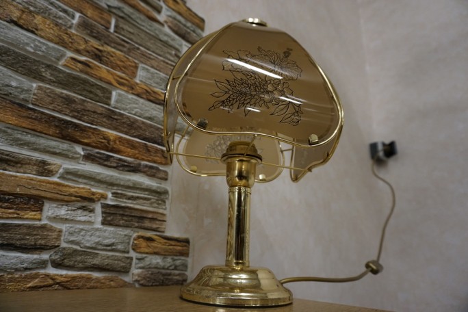 LAMPKA BIURKOWA SZKLANY KLOSZ 21/21 CM GWINT E24