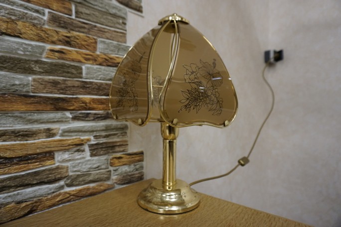 LAMPKA BIURKOWA SZKLANY KLOSZ 21/21 CM GWINT E24