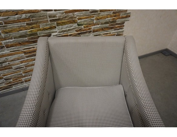 FOTEL DUŻY JASNY MATERIAŁOWY SZER. 82 CM