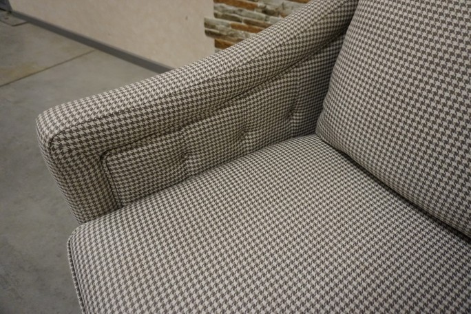 FOTEL DUŻY JASNY MATERIAŁOWY SZER. 82 CM