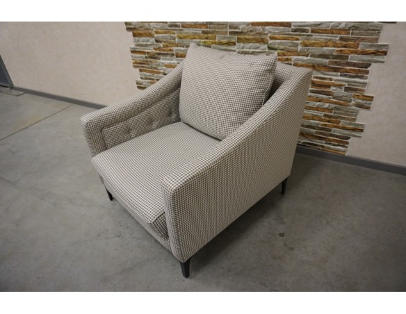 FOTEL DUŻY JASNY MATERIAŁOWY SZER. 82 CM