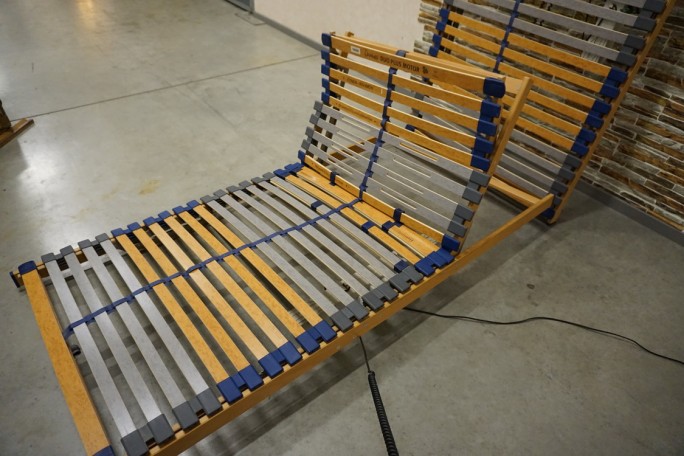 STELAŻ ELEKTRYCZNY 100x200 CM NA PILOTA