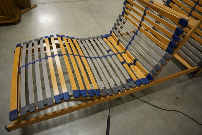 STELAŻ ELEKTRYCZNY 100x200 CM NA PILOTA