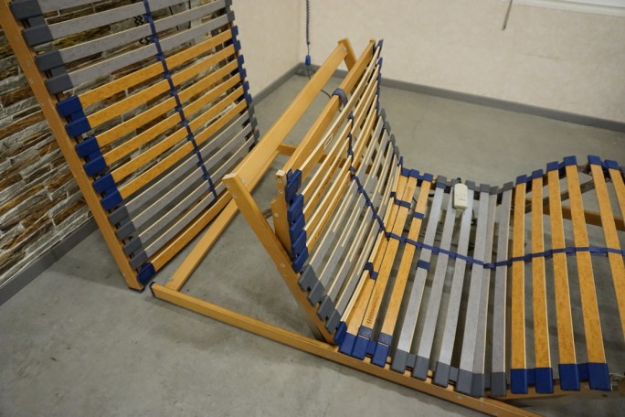 STELAŻ ELEKTRYCZNY 100x200 CM NA PILOTA