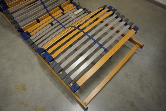 STELAŻ ELEKTRYCZNY 100x200 CM NA PILOTA