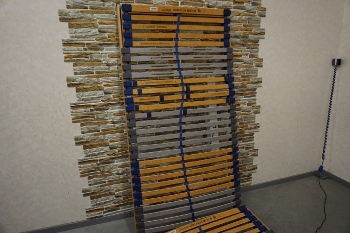 STELAŻ ELEKTRYCZNY 100x200 CM NA PILOTA