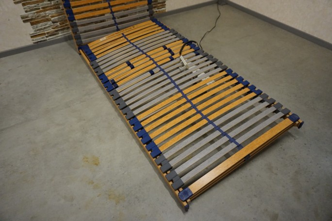 STELAŻ ELEKTRYCZNY 100x200 CM NA PILOTA