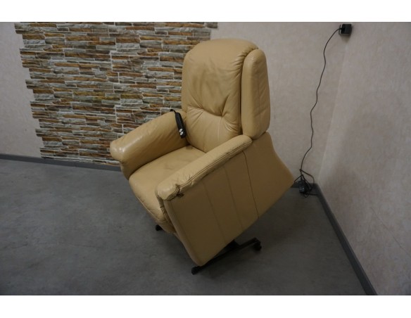 FOTEL ELEKTRYCZNY NA PILOTA SKÓRA NATURALNA POMOC WSTAWANIA 3w1