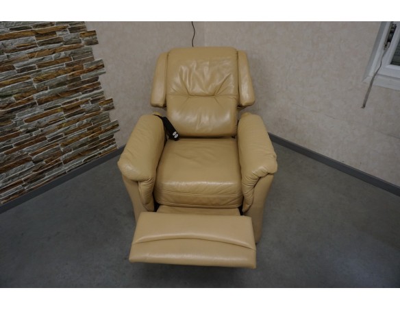 FOTEL ELEKTRYCZNY NA PILOTA SKÓRA NATURALNA POMOC WSTAWANIA 3w1