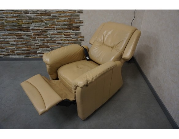 FOTEL ELEKTRYCZNY NA PILOTA SKÓRA NATURALNA POMOC WSTAWANIA 3w1