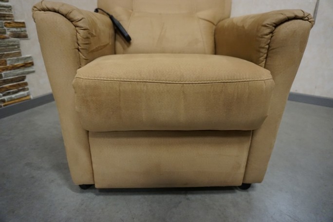 FOTEL ELEKTRYCZNY NA PILOTA Z FUNKCJA POMOCY...