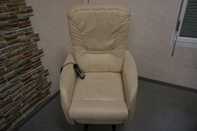 FOTEL ELEKTRYCZNY NA PILOTA HUKLA Z FUNKCJA...