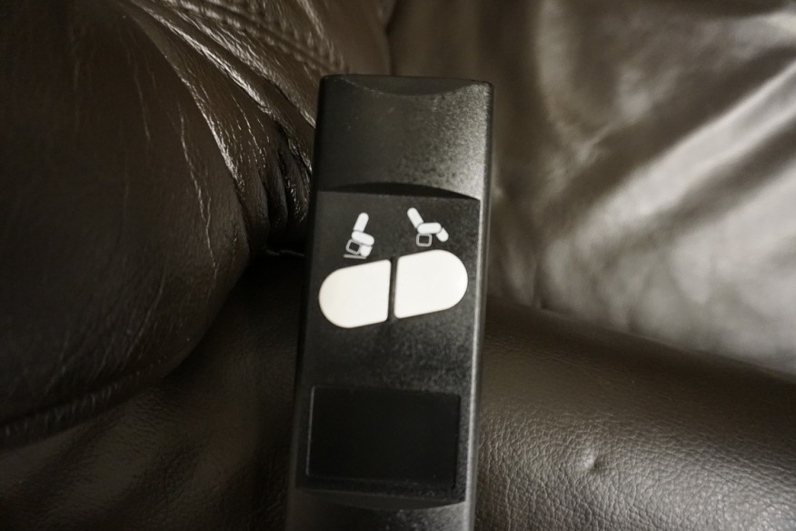 FOTEL ELEKTRYCZNY NA PILOTA SKÓRA FUNKCJA POMOCY WSTAWANIA 3w1