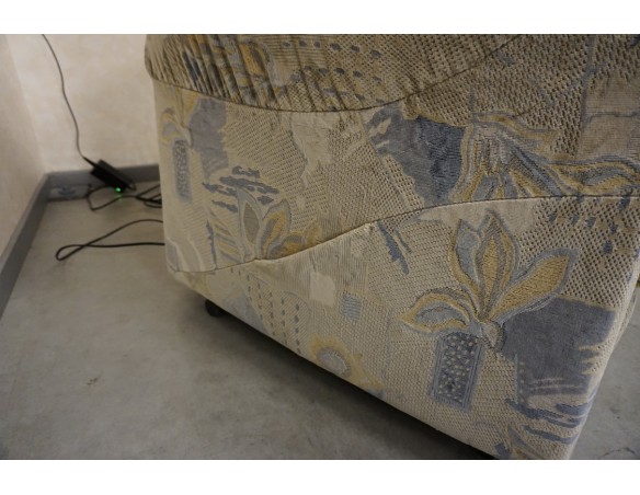 FOTEL ELEKTRYCZNY NA PILOTA FUNKCJA POMOCY WSTAWANIA 3w1