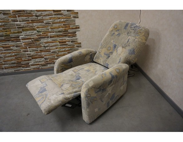 FOTEL ELEKTRYCZNY NA PILOTA FUNKCJA POMOCY WSTAWANIA 3w1