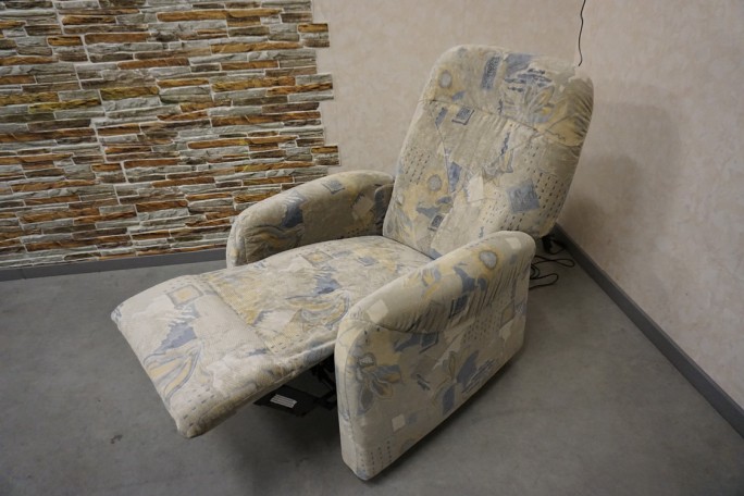 FOTEL ELEKTRYCZNY NA PILOTA FUNKCJA POMOCY...