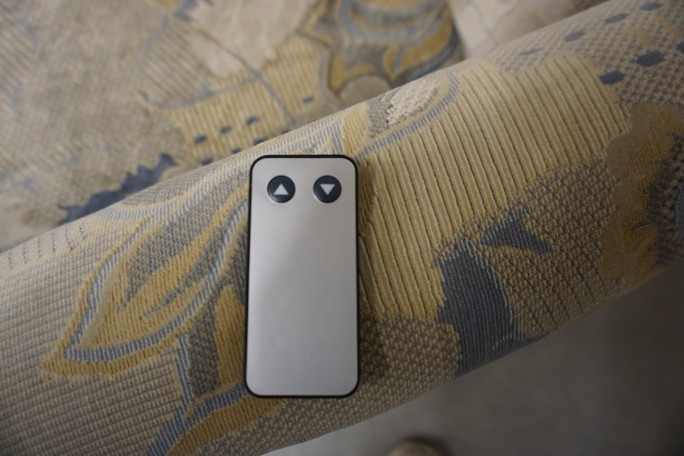 FOTEL ELEKTRYCZNY NA PILOTA FUNKCJA POMOCY...