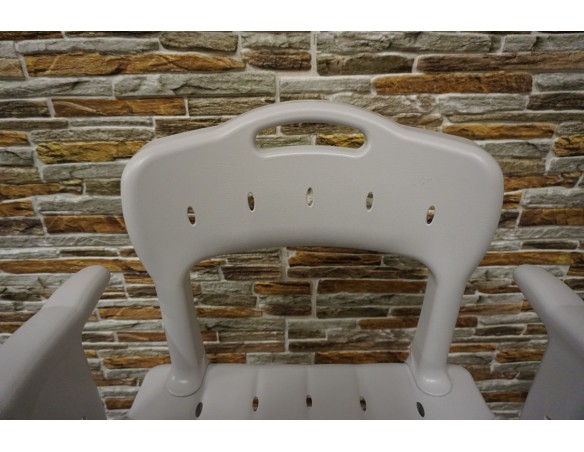 Krzesełko prysznicowe szwedzkiej firmy Etac Swift z wyjmowanymi podłokietnikami i oparciem do 160kg