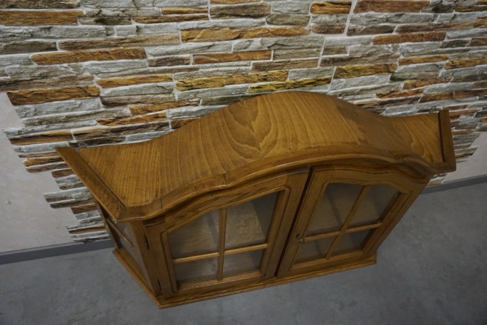 WITRYNA WISZĄCA DĘBOWA SZER. 135 CM