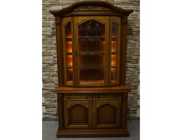 WITRYNA Z KOMODĄ ORZECH PODŚWIETLANA SZER. 118 CM