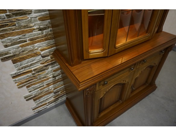 WITRYNA Z KOMODĄ ORZECH PODŚWIETLANA SZER. 118 CM