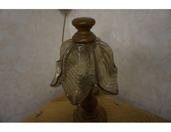 LAMPKA STOJĄCA SZKLANY KLOSZ E27 DĘBOWA PODSTAWA 26/26 CM