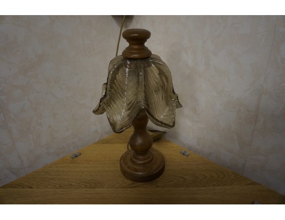 LAMPKA STOJĄCA SZKLANY KLOSZ E27 DĘBOWA PODSTAWA 26/26 CM