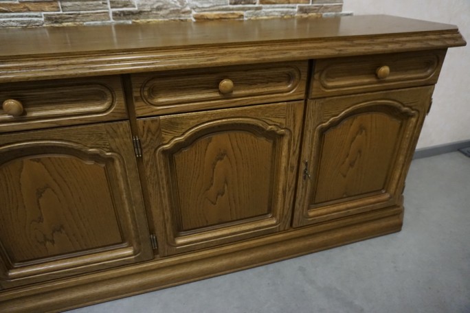 KOMODA DĘBOWA 4 DRZWIOWA SZER. 218 CM