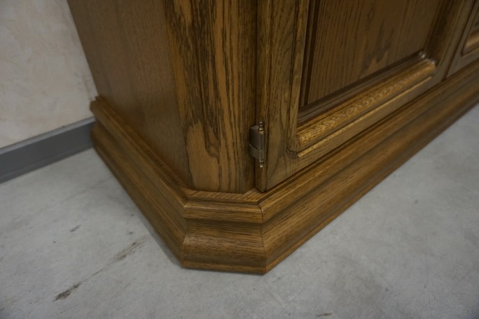 KOMODA DĘBOWA 4 DRZWIOWA SZER. 218 CM