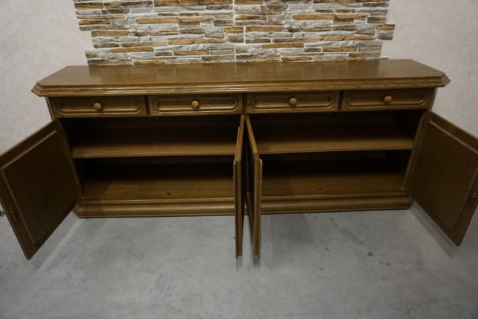 KOMODA DĘBOWA 4 DRZWIOWA SZER. 218 CM