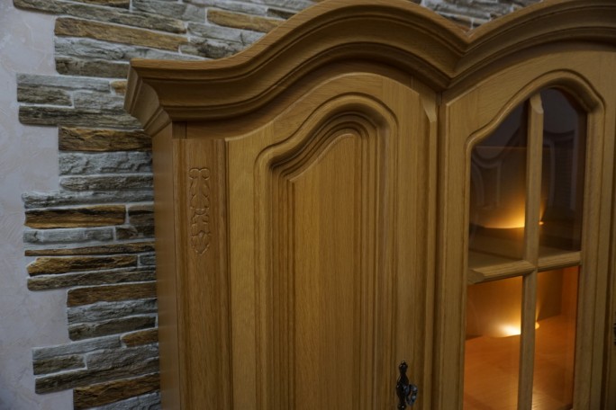 WITRYNA Z KOMODĄ PODŚWIETLANA JASNA 8 DRZWIOWA...