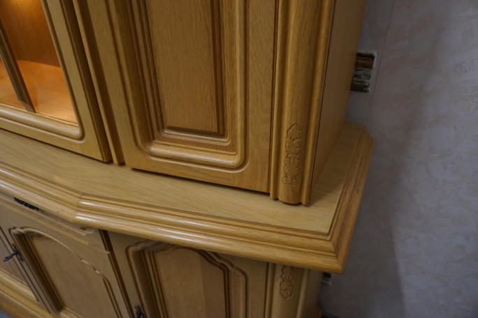 WITRYNA Z KOMODĄ PODŚWIETLANA JASNA 8 DRZWIOWA...