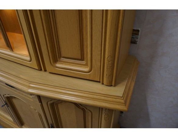 WITRYNA Z KOMODĄ PODŚWIETLANA JASNA 8 DRZWIOWA SZER. 177 CM