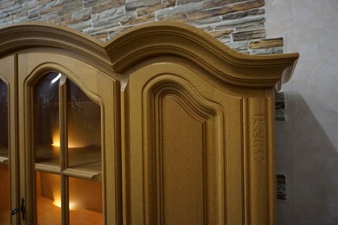 WITRYNA Z KOMODĄ PODŚWIETLANA JASNA 8 DRZWIOWA...