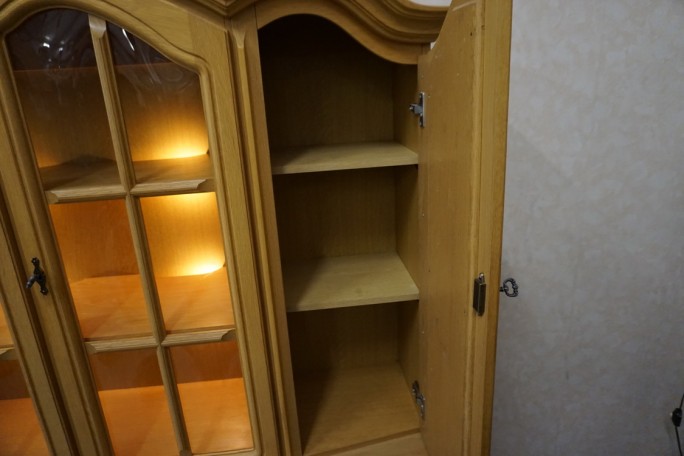 WITRYNA Z KOMODĄ PODŚWIETLANA JASNA 8 DRZWIOWA...