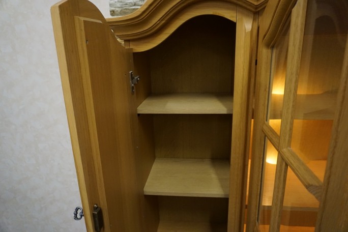 WITRYNA Z KOMODĄ PODŚWIETLANA JASNA 8 DRZWIOWA...