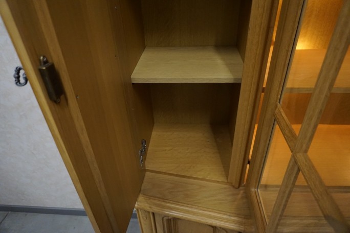 WITRYNA Z KOMODĄ PODŚWIETLANA JASNA 8 DRZWIOWA...