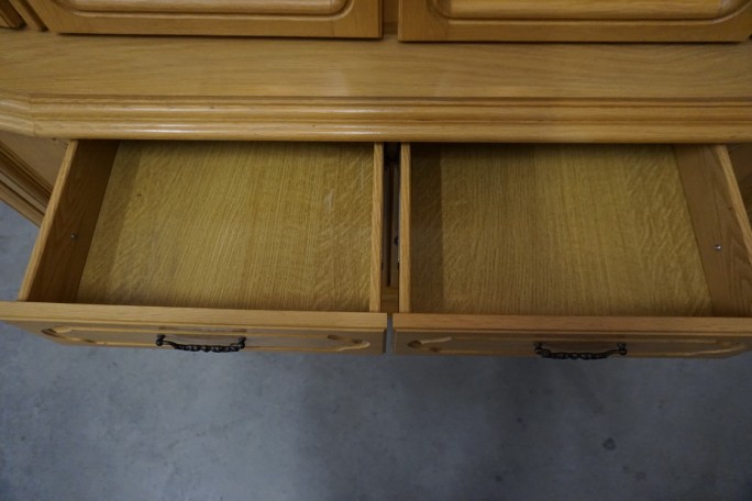 WITRYNA Z KOMODĄ PODŚWIETLANA JASNA 8 DRZWIOWA...