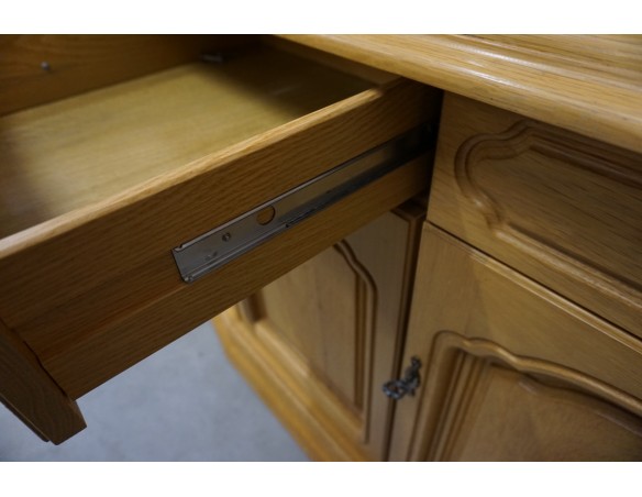 WITRYNA Z KOMODĄ PODŚWIETLANA JASNA 8 DRZWIOWA SZER. 177 CM